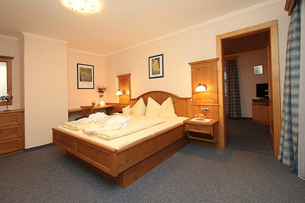Hotel Madlgut Lofer Zimmer foto